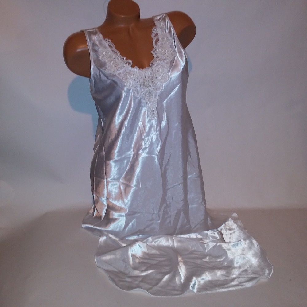 Dentelle Lingerie Vintage Chemise Slip Gown Medium White Satin Embroidered